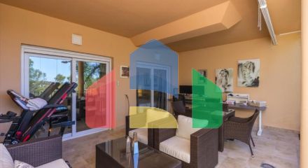 Русский – Элегантная квартира с террасой в Новой Андалусии Русский – Элегантная квартира с террасой в Новой Андалусии