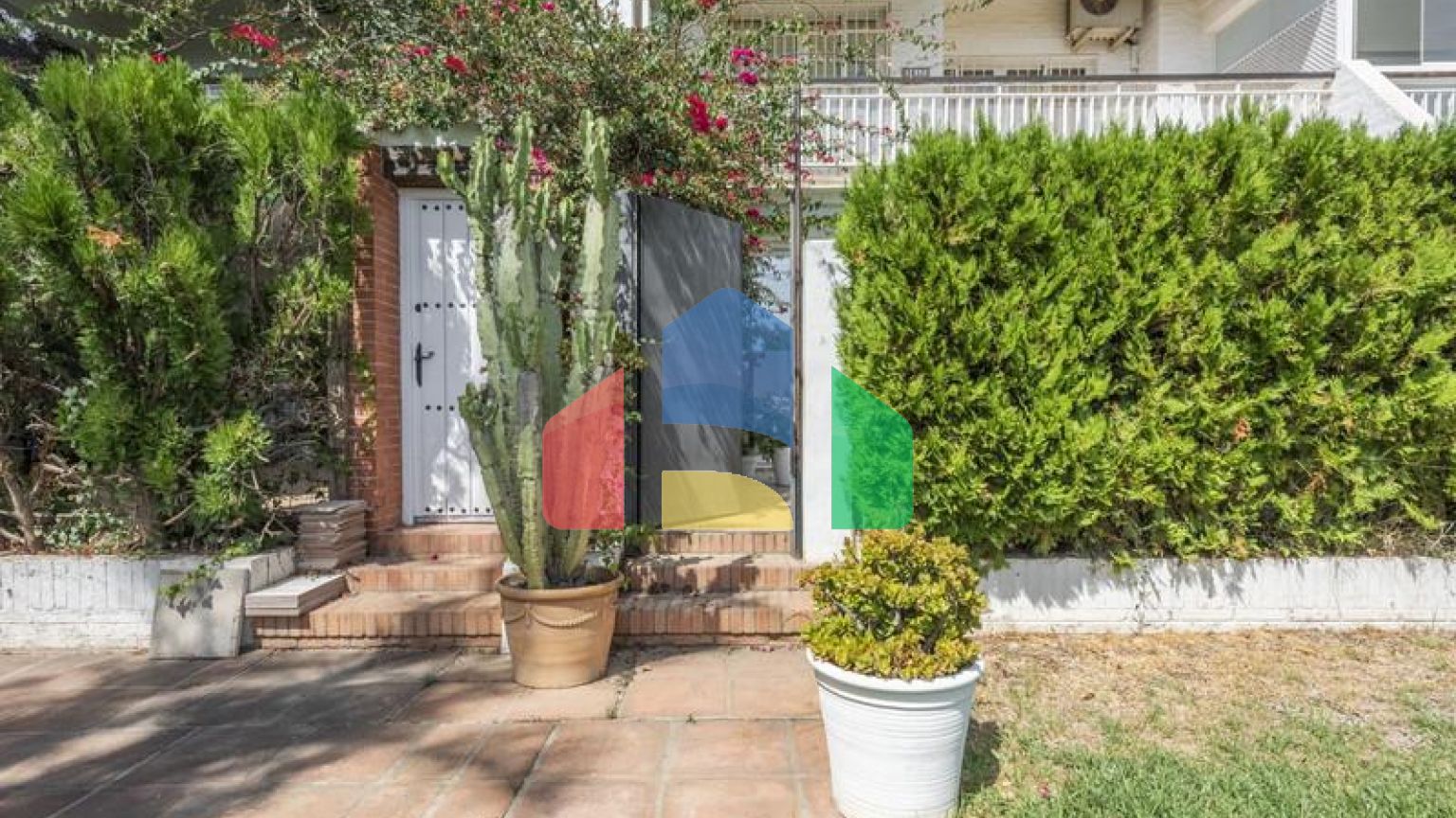 Квартира на первом этаже  в Nagüeles, Golden Mile, Marbella