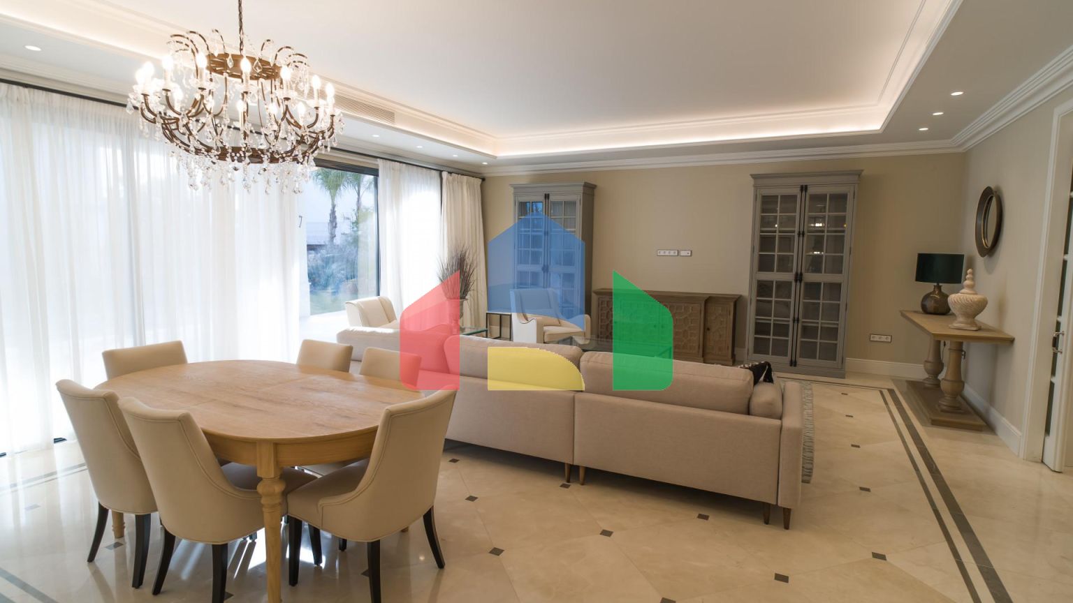 Роскошная Вилла на Продажу в Престижном Районе Los Flamingos