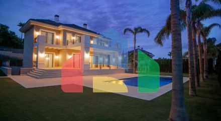 Роскошная Вилла на Продажу в Престижном Районе Los Flamingos