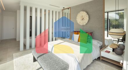 Роскошная современная вилла с панорамными видами в престижной долине гольфа Новой Андалусии