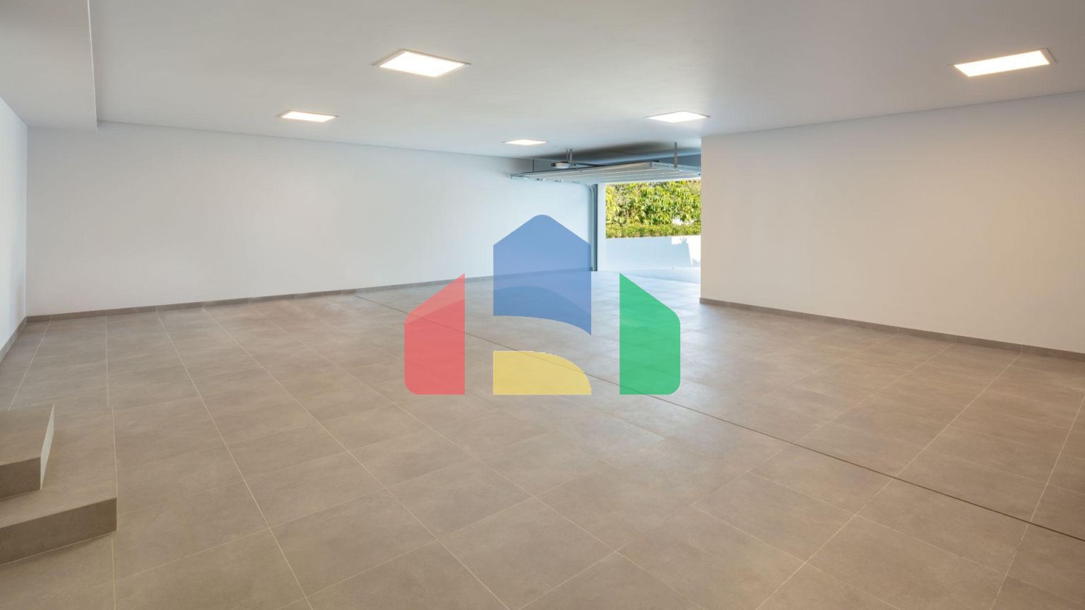 Роскошная современная вилла с панорамными видами в престижной долине гольфа Новой Андалусии