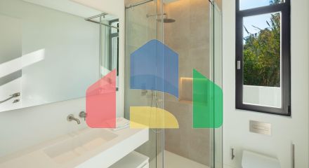 Роскошная современная вилла с панорамными видами в престижной долине гольфа Новой Андалусии