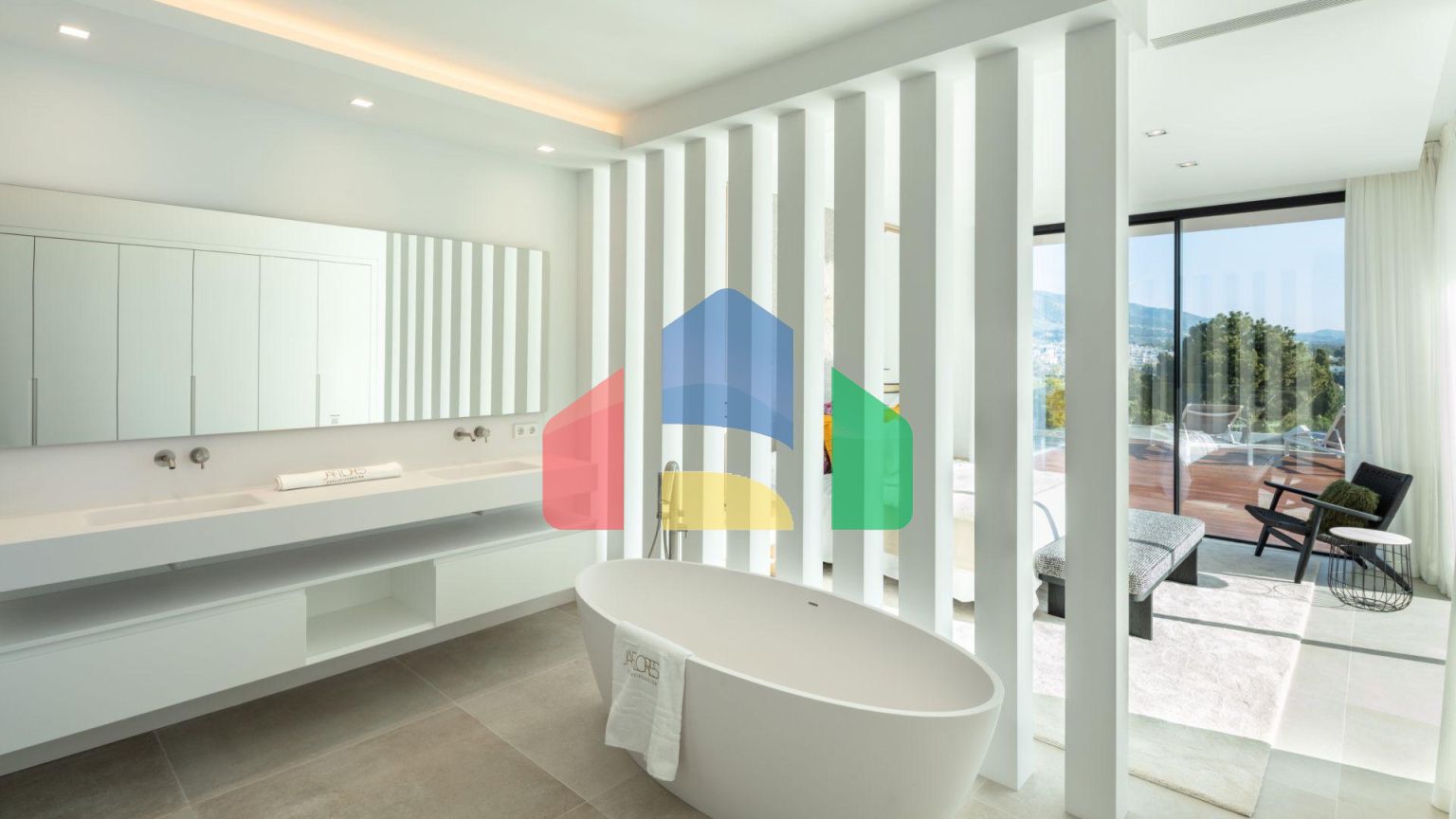 Роскошная современная вилла с панорамными видами в престижной долине гольфа Новой Андалусии