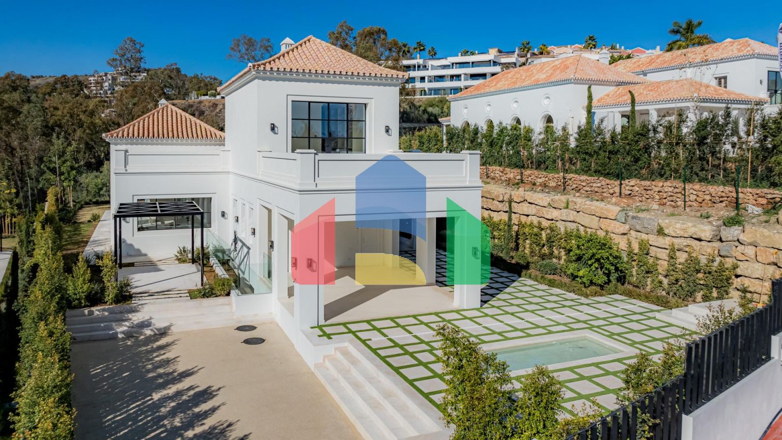 Полностью укомплектованная роскошная вилла в Нуэва Андалусия