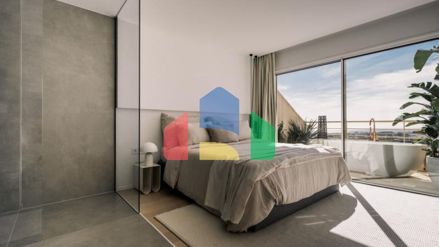 Потрясающий дуплекс-пентхаус с 3 спальнями в Магна Марбелья с панорамным видом на море, поле для гольфа и горы.