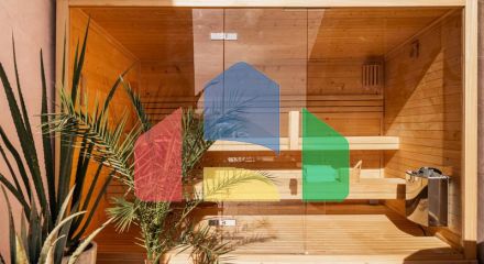 Потрясающий дуплекс-пентхаус с 3 спальнями в Магна Марбелья с панорамным видом на море, поле для гольфа и горы.