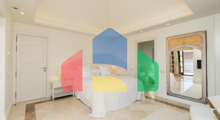 ЭЛЕГАНТНАЯ ВИЛЛА РЯДОМ С ЗОЛОТОЙ МИЛЕЙ