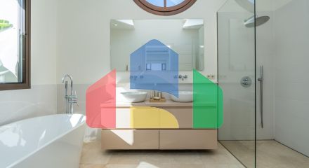 ЭЛЕГАНТНАЯ ВИЛЛА РЯДОМ С ЗОЛОТОЙ МИЛЕЙ