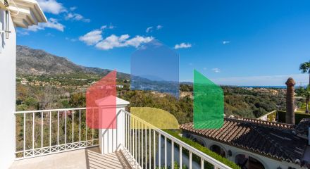 ЭЛЕГАНТНАЯ ВИЛЛА РЯДОМ С ЗОЛОТОЙ МИЛЕЙ