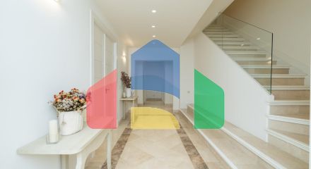 ЭЛЕГАНТНАЯ ВИЛЛА РЯДОМ С ЗОЛОТОЙ МИЛЕЙ