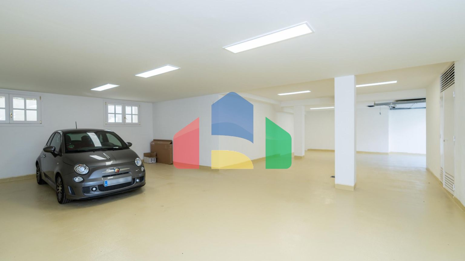 ЭЛЕГАНТНАЯ ВИЛЛА РЯДОМ С ЗОЛОТОЙ МИЛЕЙ