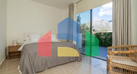 ЭЛЕГАНТНАЯ ВИЛЛА РЯДОМ С ЗОЛОТОЙ МИЛЕЙ