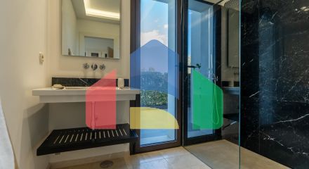 ЭЛЕГАНТНАЯ ВИЛЛА РЯДОМ С ЗОЛОТОЙ МИЛЕЙ