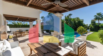 ЭЛЕГАНТНАЯ ВИЛЛА РЯДОМ С ЗОЛОТОЙ МИЛЕЙ