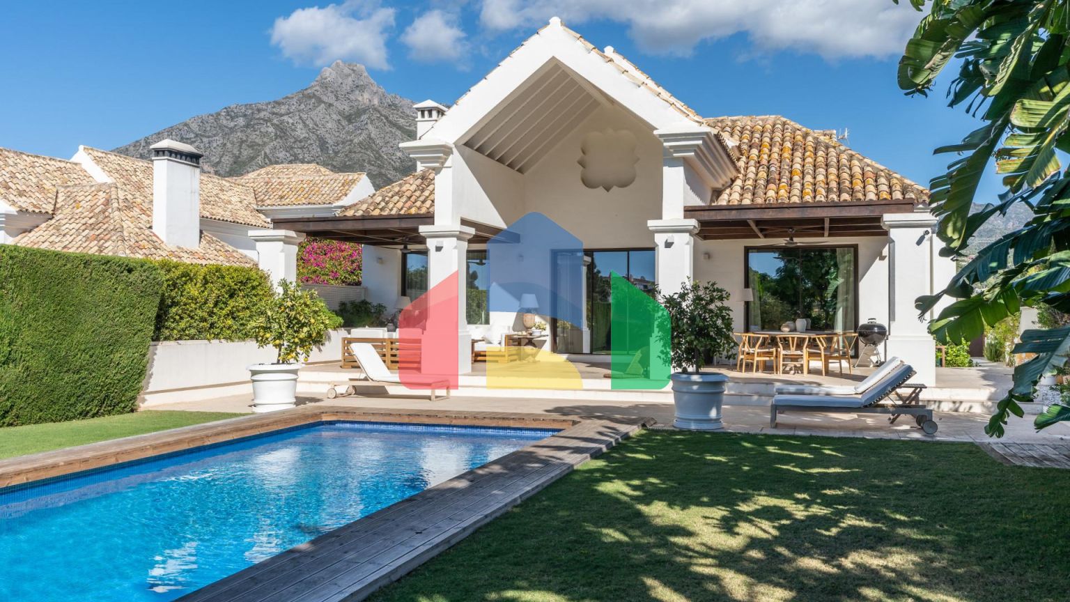 ЭЛЕГАНТНАЯ ВИЛЛА РЯДОМ С ЗОЛОТОЙ МИЛЕЙ