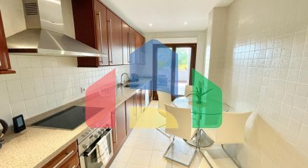 Квартира на первом этаже с частным садом на Золотой Миле