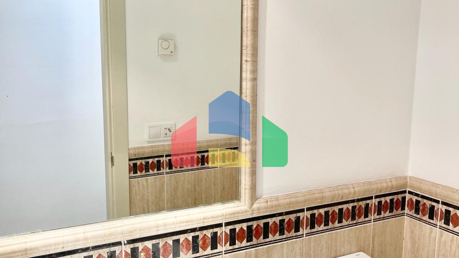 Квартира на первом этаже с частным садом на Золотой Миле