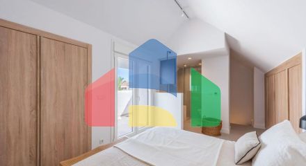 Недавно отремонтированный двухуровневый пентхаус