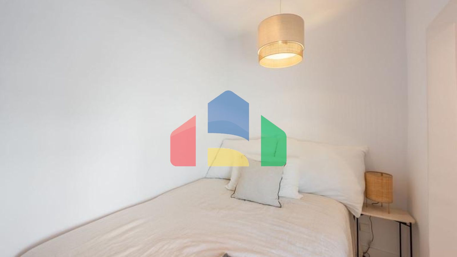 Недавно отремонтированный двухуровневый пентхаус