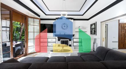 Просторная  вилла в центре Марбельи, в превосходном месте в районе Уэрта Белон.