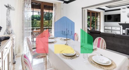 Просторная  вилла в центре Марбельи, в превосходном месте в районе Уэрта Белон.