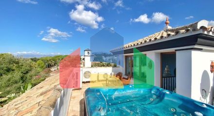 Просторная  вилла в центре Марбельи, в превосходном месте в районе Уэрта Белон.