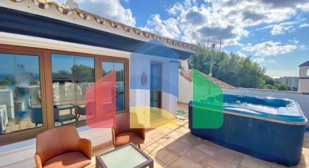 Просторная  вилла в центре Марбельи, в превосходном месте в районе Уэрта Белон.