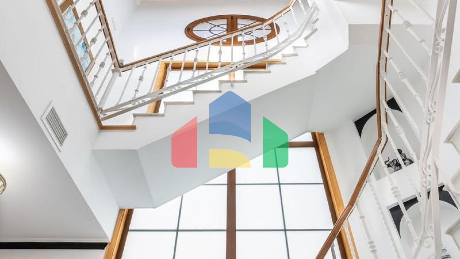 Просторная  вилла в центре Марбельи, в превосходном месте в районе Уэрта Белон.