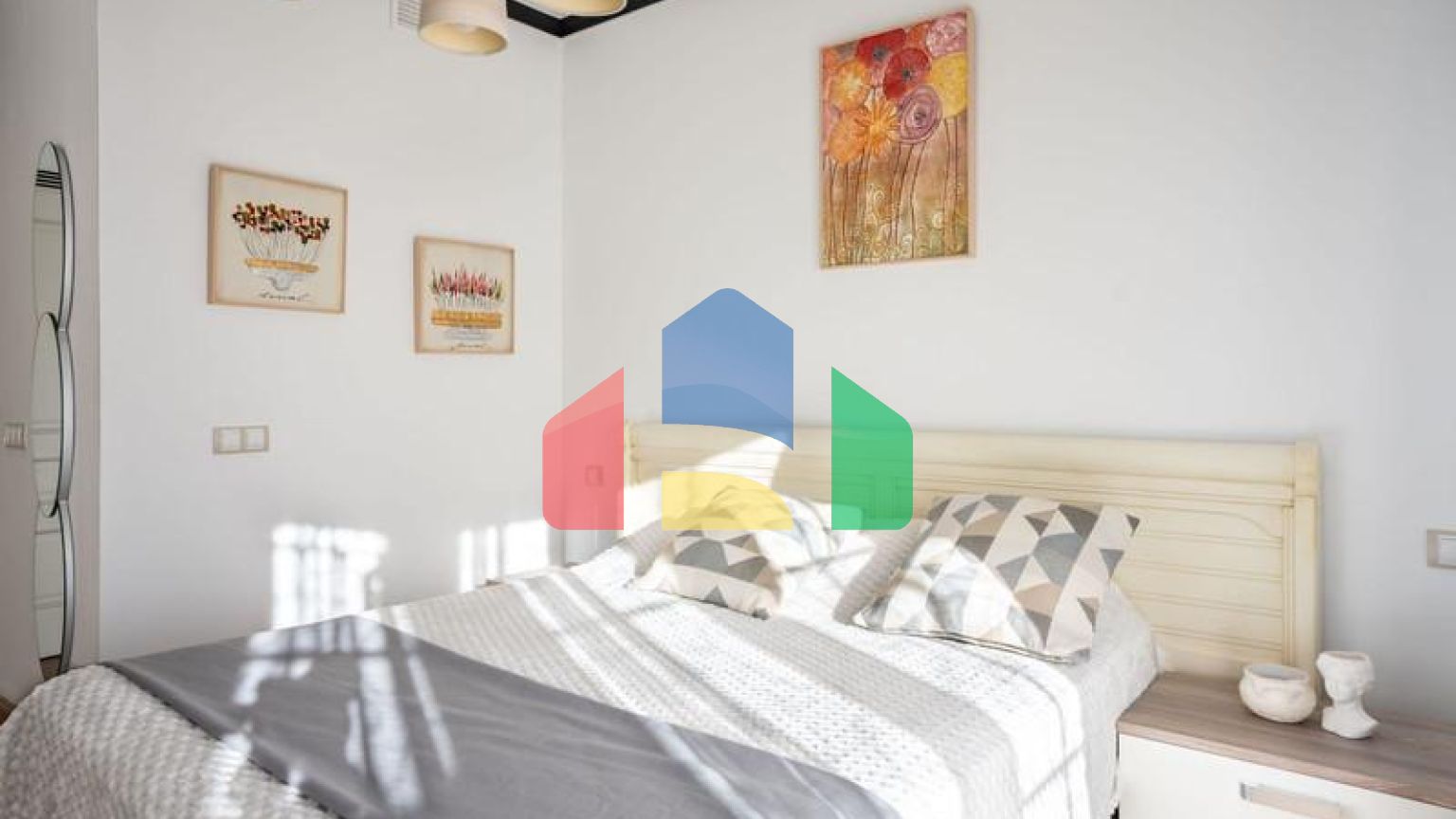 Просторная  вилла в центре Марбельи, в превосходном месте в районе Уэрта Белон.