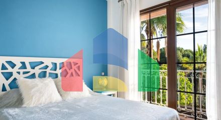 Просторная  вилла в центре Марбельи, в превосходном месте в районе Уэрта Белон.