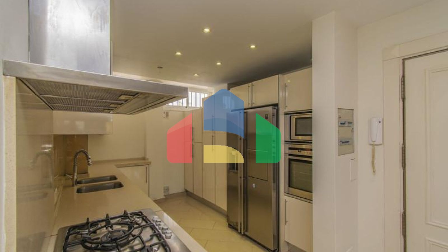 Квартира на первом этаже на продажу в Новой Андалусии