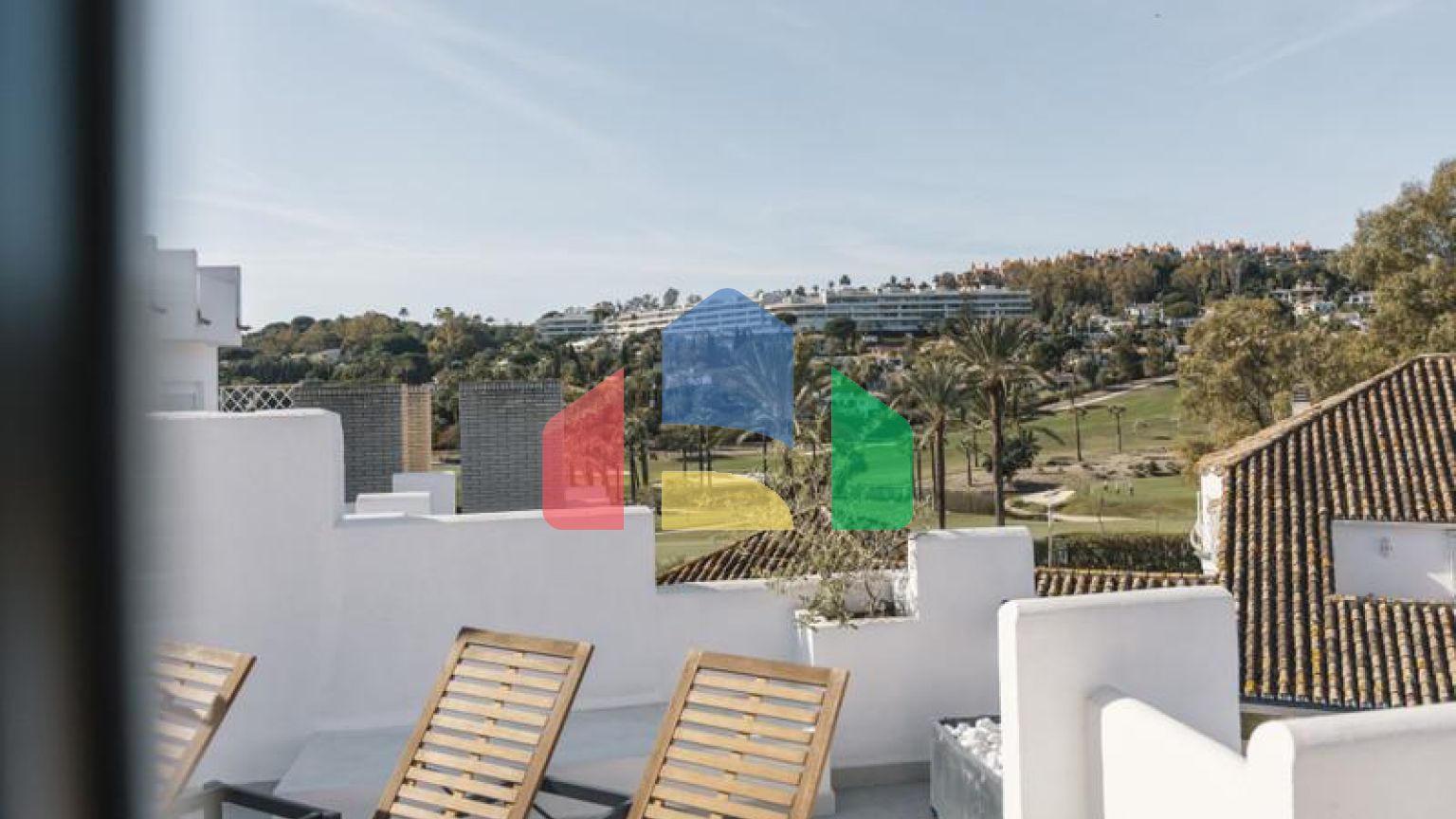 Пентхаус с 3 спальнями и потрясающим видом на гольф и горы в Новой Андалусии