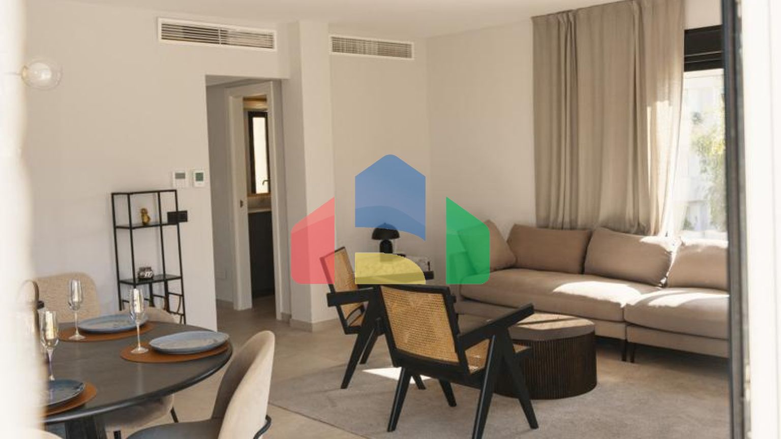 Пентхаус с 3 спальнями и потрясающим видом на гольф и горы в Новой Андалусии