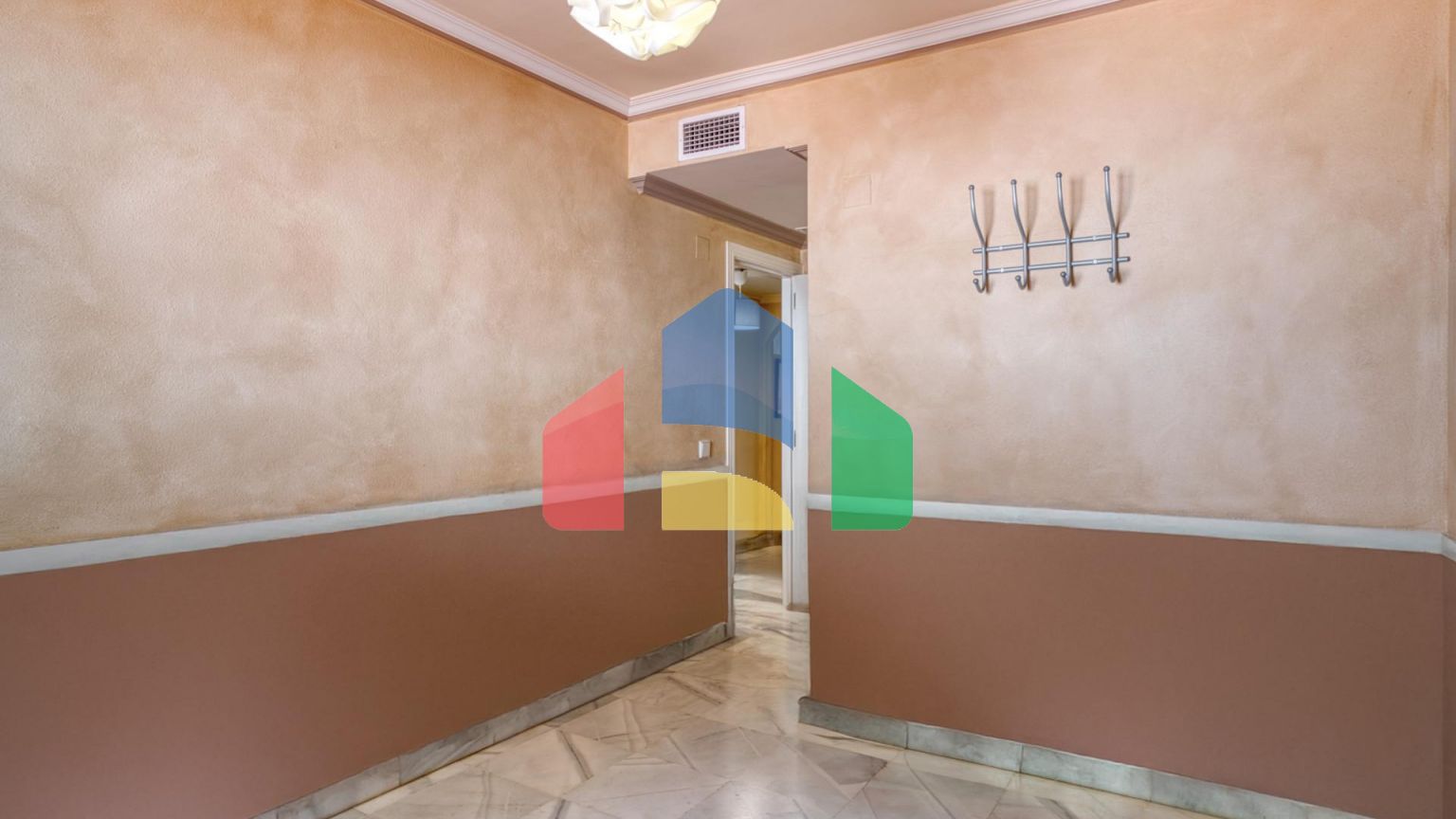 Очаровательные апартаменты с 3 спальнями и садом в престижном районе Золотой Мили, Марбелья Очаровательные апартаменты с 3 спальнями и садом в престижном районе Золотой Мили, Марбелья