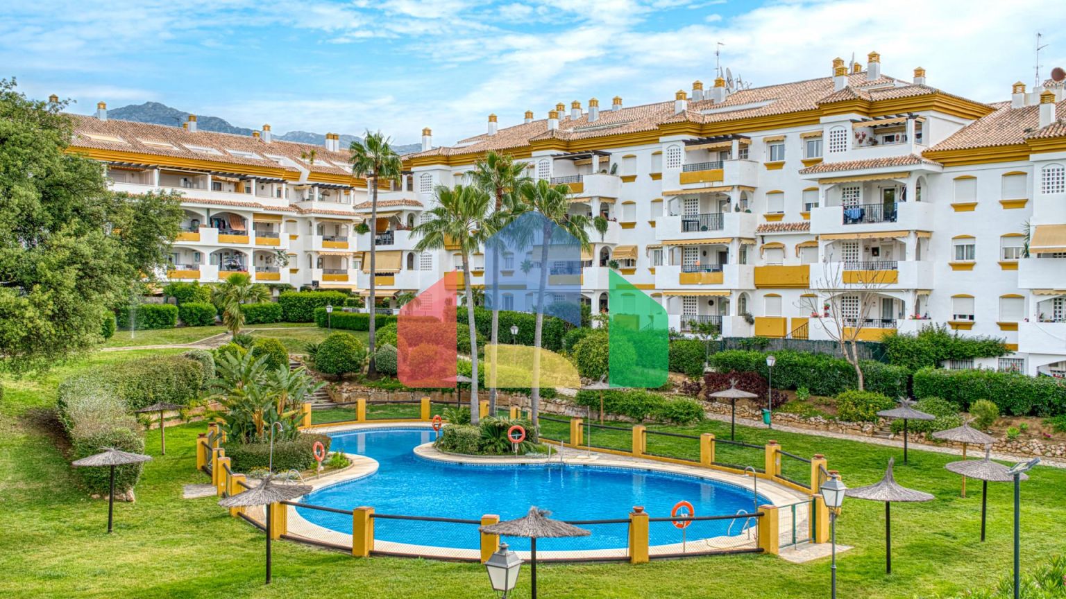 Очаровательные апартаменты с 3 спальнями и садом в престижном районе Золотой Мили, Марбелья