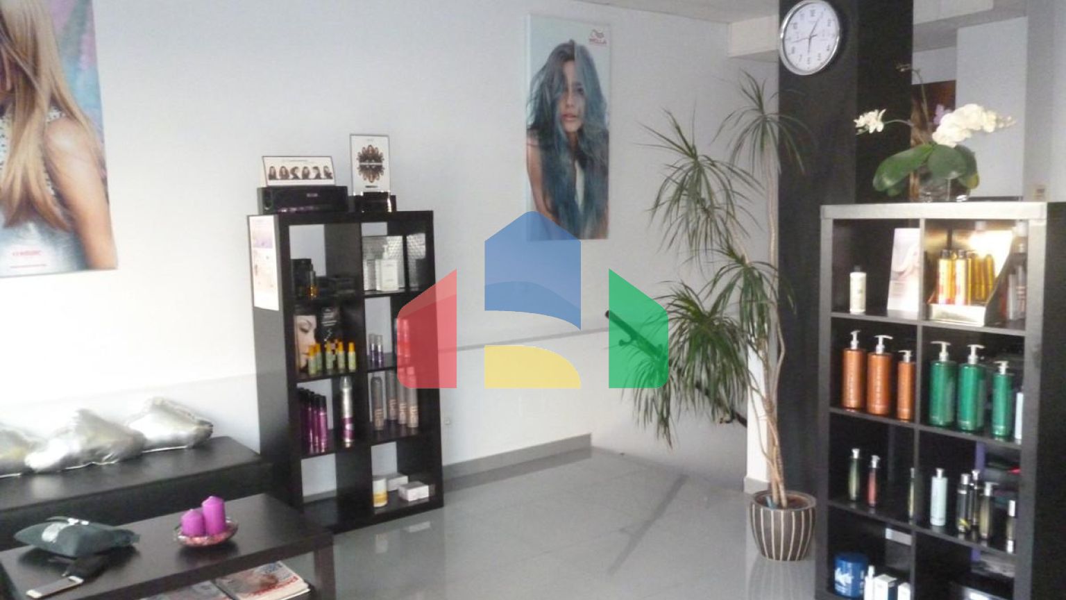 Универсальное коммерческое помещение в центре Марбельи