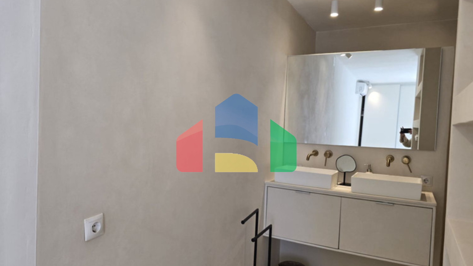 Прекрасный таунхаус с двумя спальнями, ориентированный на юго-запад, расположенный в очаровательном Кабопино, Марбелья