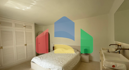 Прекрасный таунхаус с двумя спальнями, ориентированный на юго-запад, расположенный в очаровательном Кабопино, Марбелья