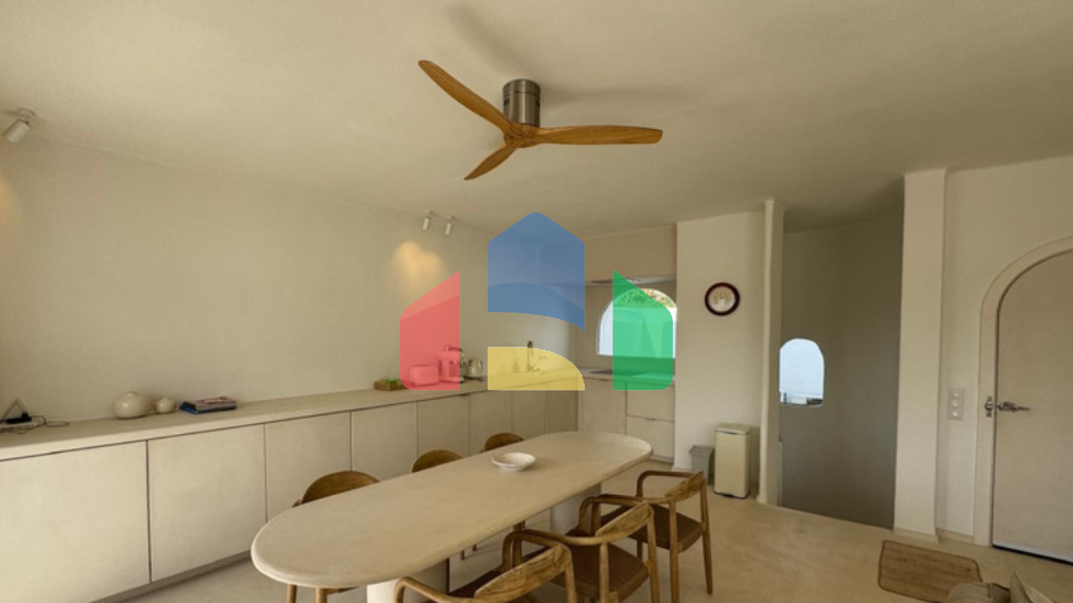 Прекрасный таунхаус с двумя спальнями, ориентированный на юго-запад, расположенный в очаровательном Кабопино, Марбелья