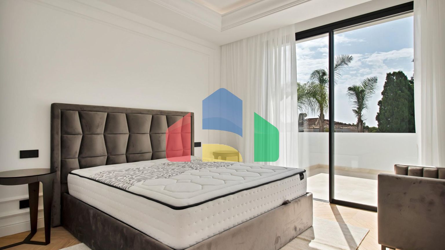 Прекрасные виллы с 6 спальнями в привилегированной зоне Золотой Мили