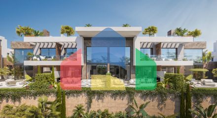 Exclusive 4 bedroom semi-detached house with sea views in Marbella and private pool