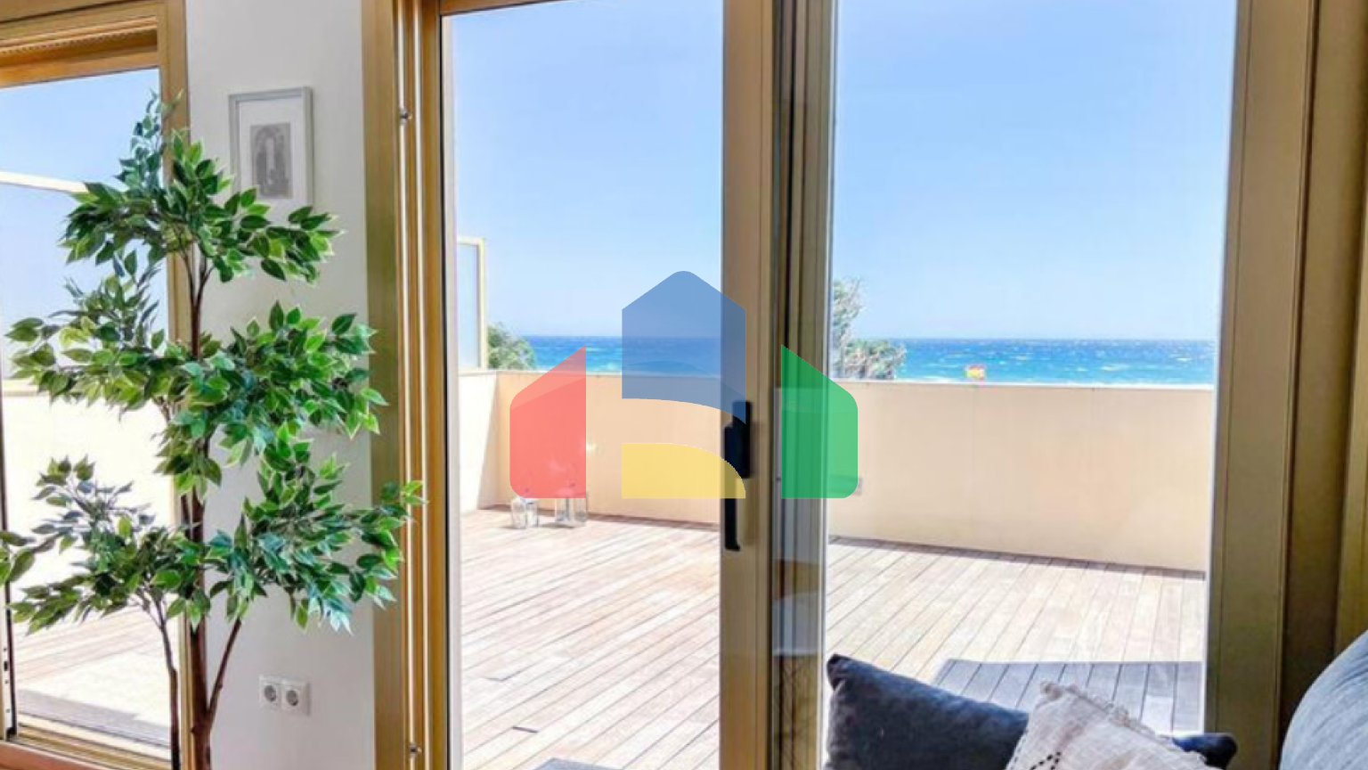 Уютная студия с потрясающим видом на море в Marbella