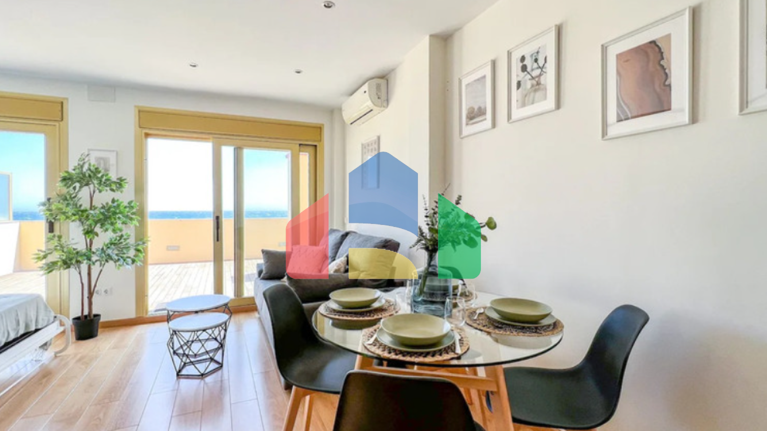 Уютная студия с потрясающим видом на море в Marbella