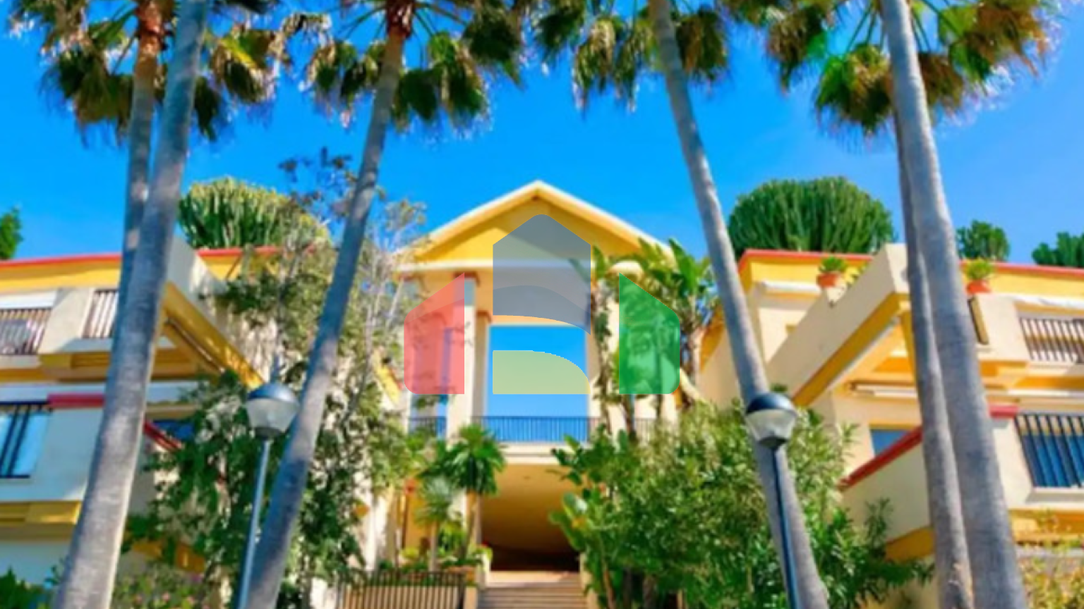 Уютная студия с потрясающим видом на море в Marbella