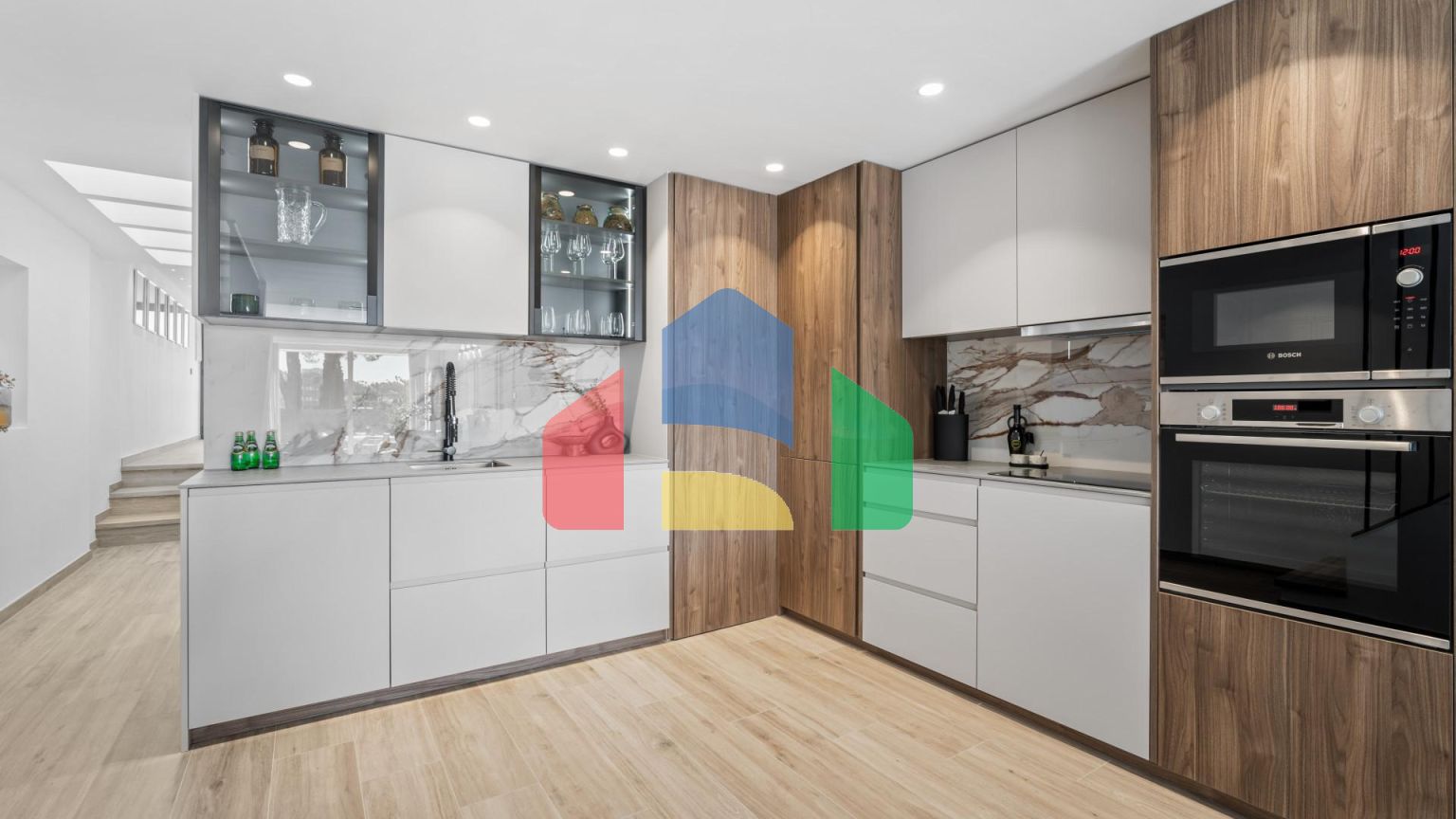 Изысканный таунхаус с 3 спальнями в самом сердце Нуэва-Андалусии, район Алоха