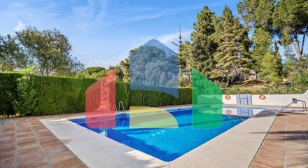 Изысканный таунхаус с 3 спальнями в самом сердце Нуэва-Андалусии, район Алоха