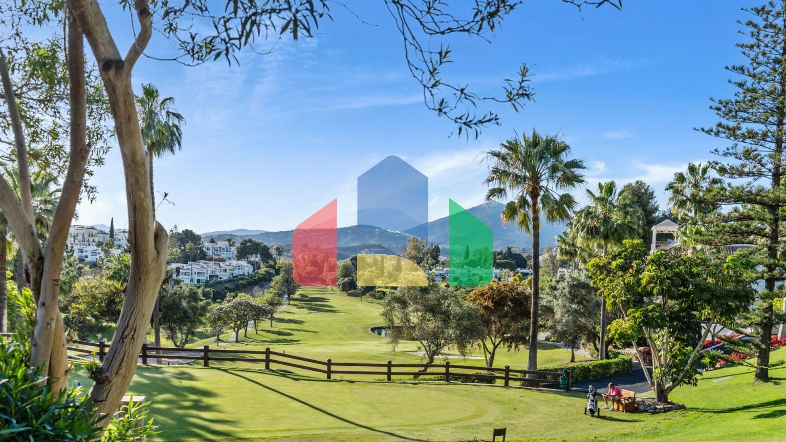 Изысканный таунхаус с 3 спальнями в самом сердце Нуэва-Андалусии, район Алоха