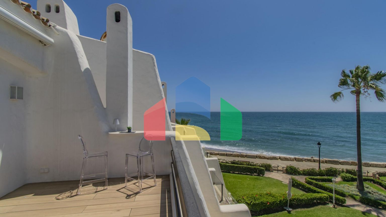 Роскошный дом у моря на Золотой Миле с потрясающим видом на море