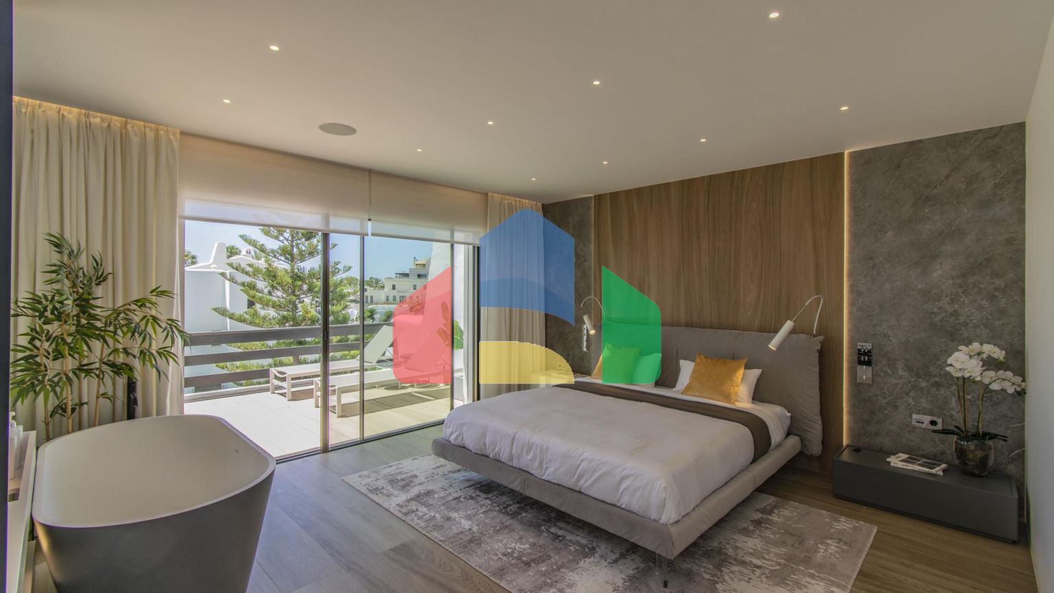 Роскошный дом у моря на Золотой Миле с потрясающим видом на море